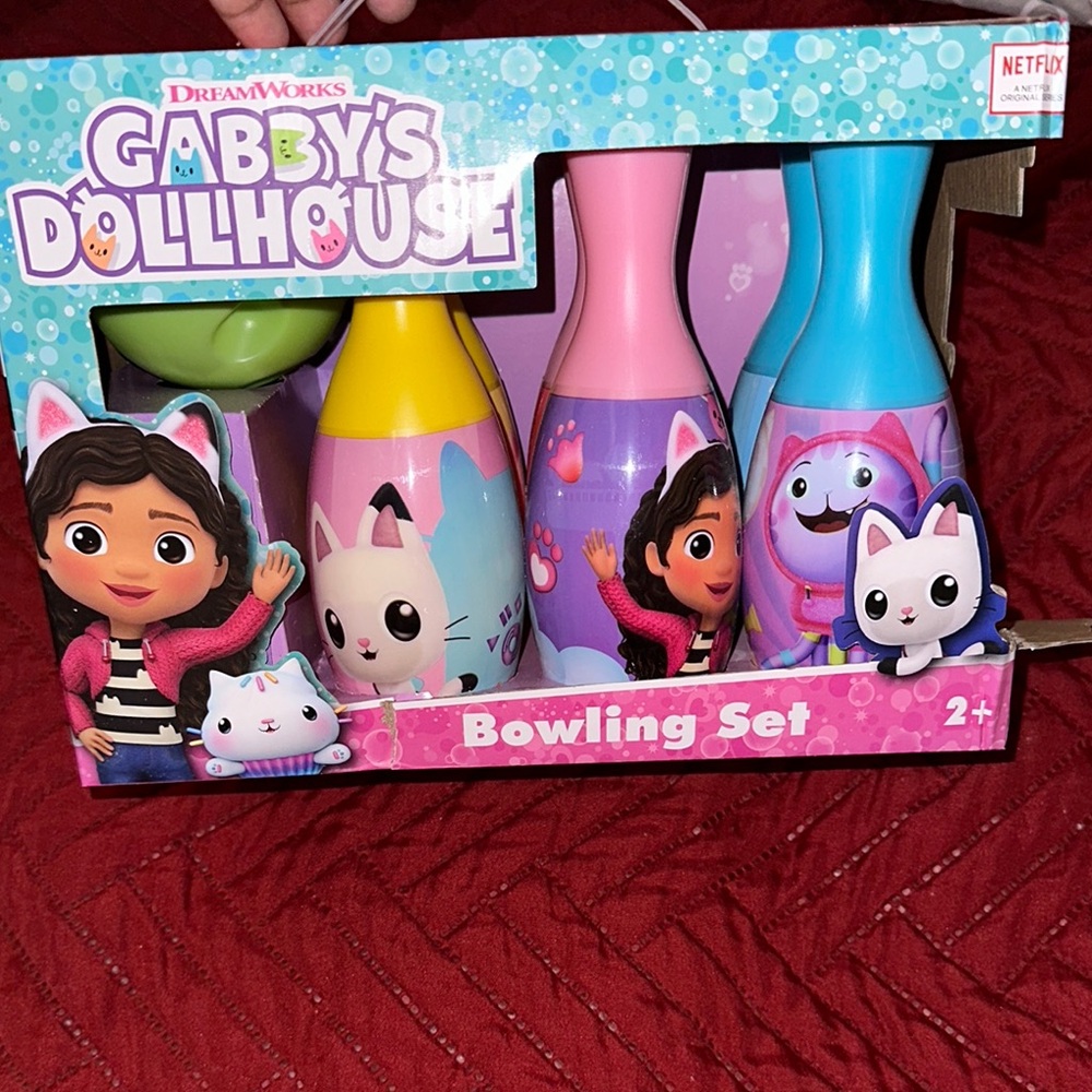 Dreamworks Pink and Blue Dollhouse Bowling Set
